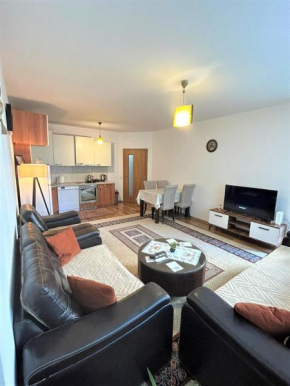 Vintage Apartment 1BR & Private parking spot